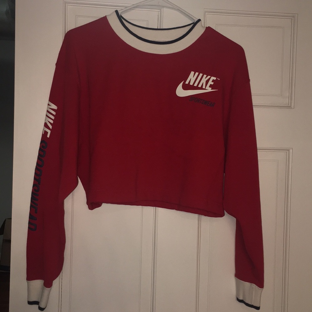 🐬nike sweater crop top
